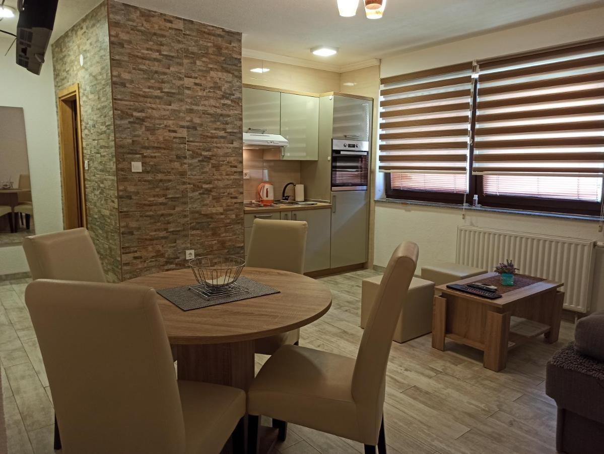 Studio Apartments Una Кореница Екстериор снимка