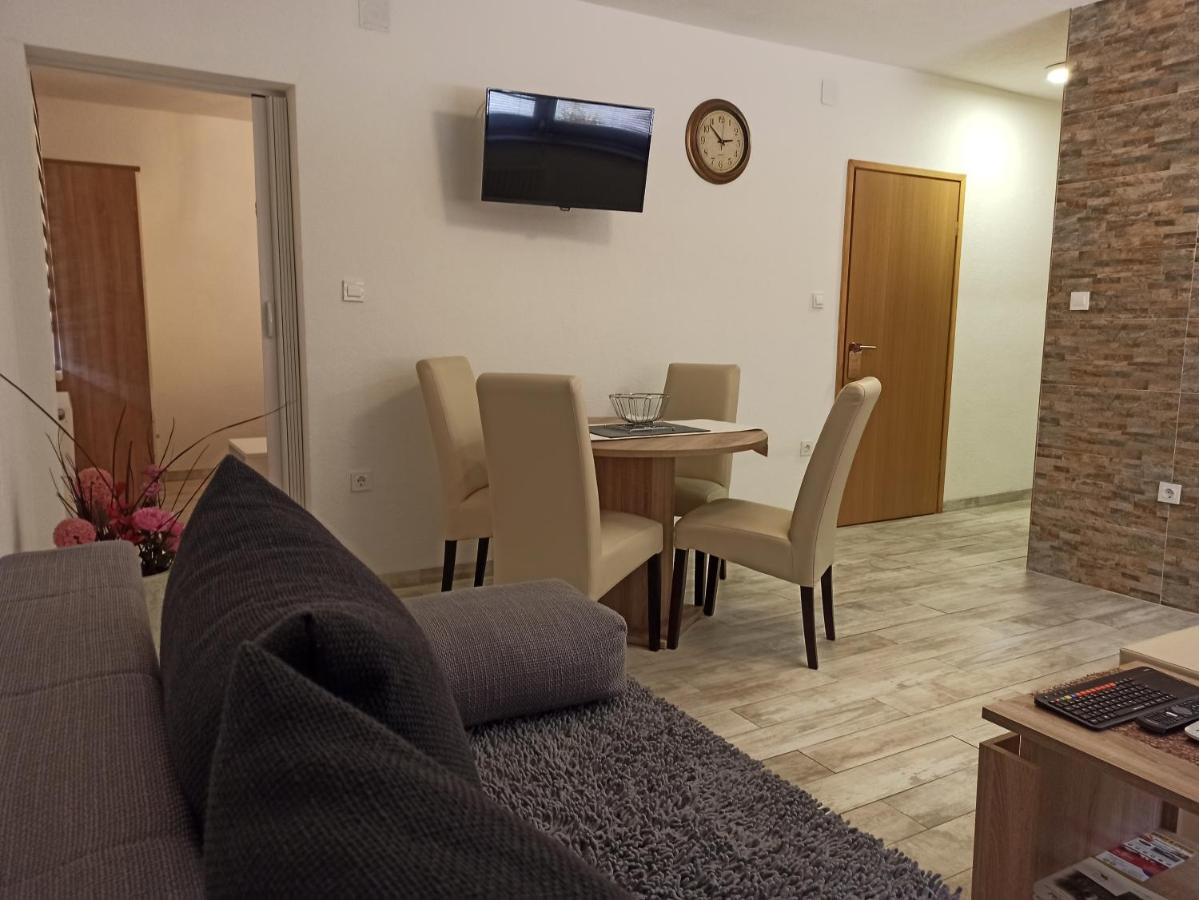 Studio Apartments Una Кореница Екстериор снимка