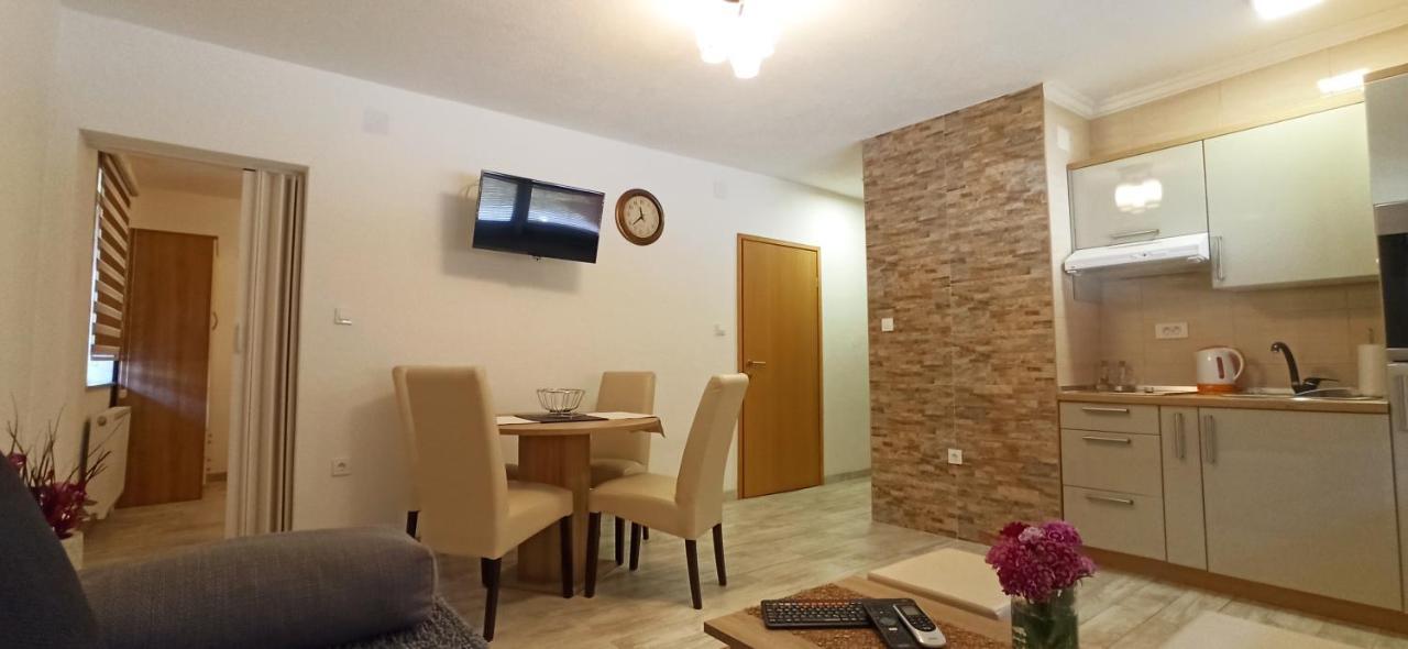 Studio Apartments Una Кореница Екстериор снимка