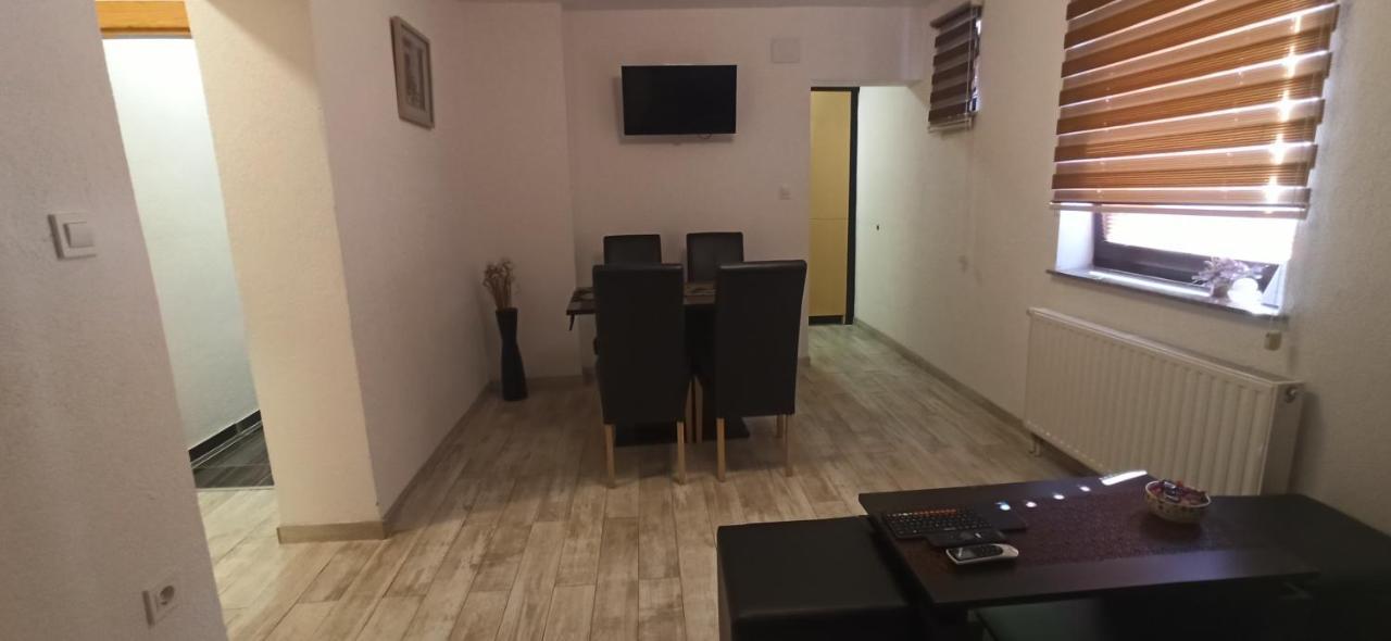 Studio Apartments Una Кореница Екстериор снимка