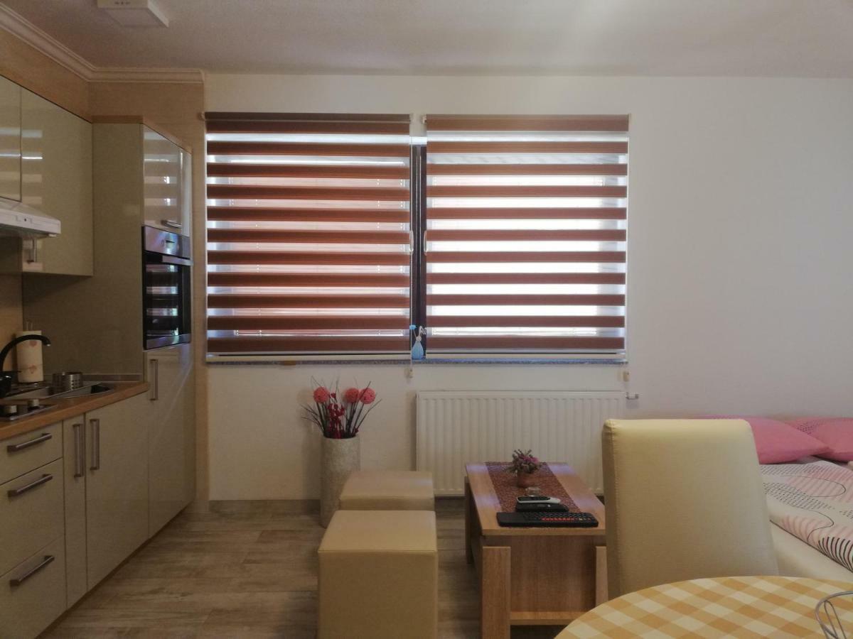 Studio Apartments Una Кореница Екстериор снимка